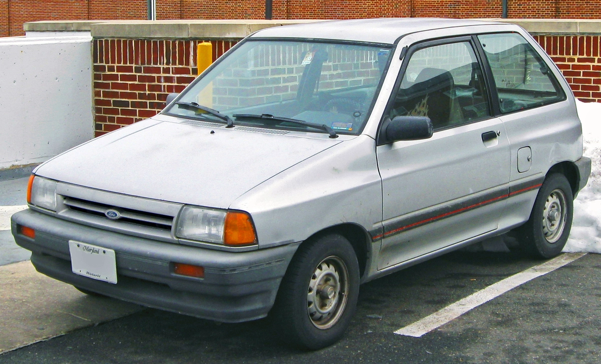 1988-1989_Ford_Festiva_--_02-22-2010.webp