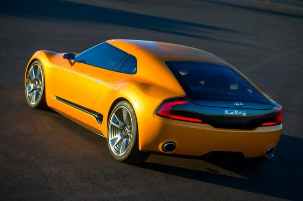 2014-kia-gt4-stinger-03.webp