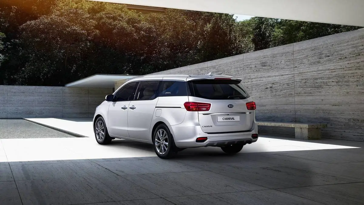 2018-kia-carnival.webp