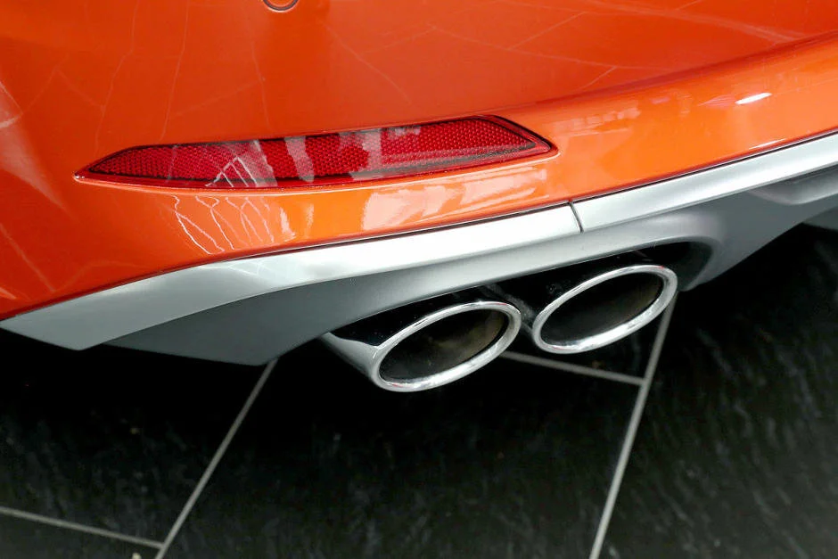 audi-s5-sportback-vs-kia-stinger-a82c648b3c0b0382a8-940-0-1-95-1.webp