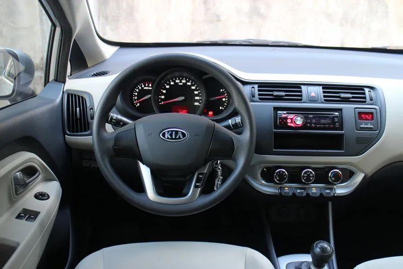 C__Data_Users_DefApps_AppData_INTERNETEXPLORER_Temp_Saved Images_2013_kia_rio_12_slx_15.webp