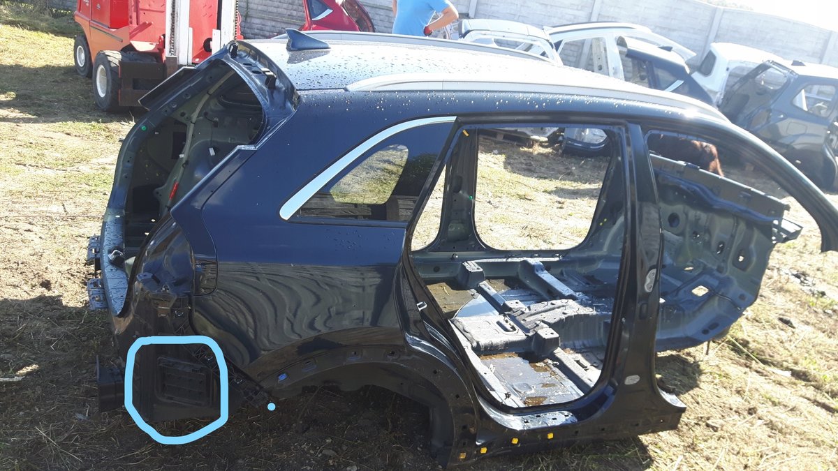 inkedkia-niro-cwiartka-blotnik-lewy-tyl-tylny_li-jpg.26765
