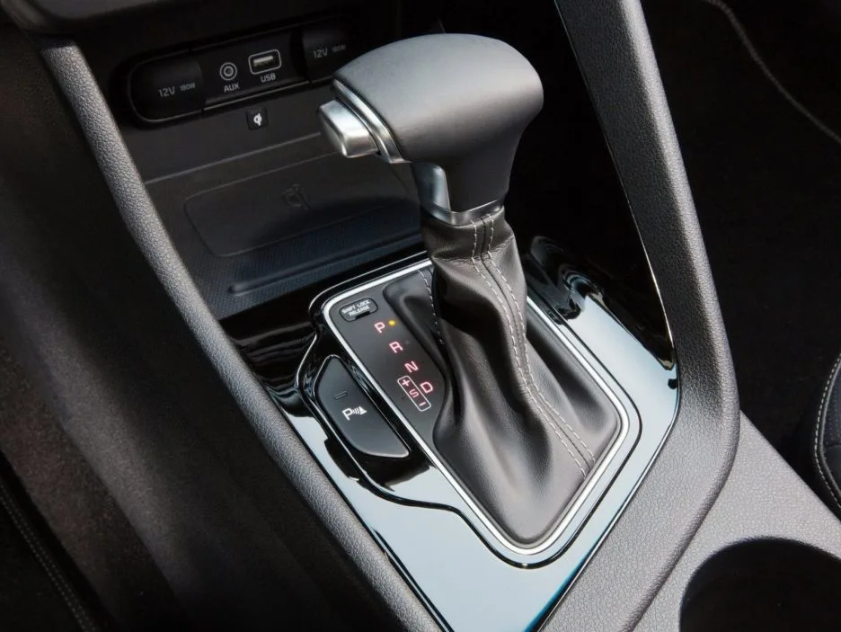 Kia-Niro-cambio-936x703.webp