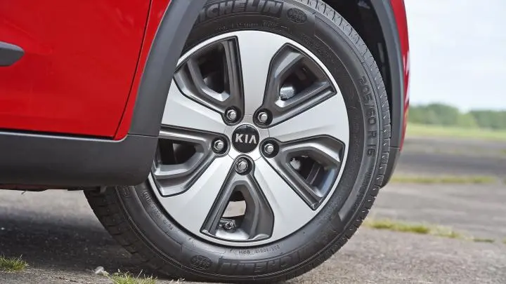 kia-niro-wheel.webp