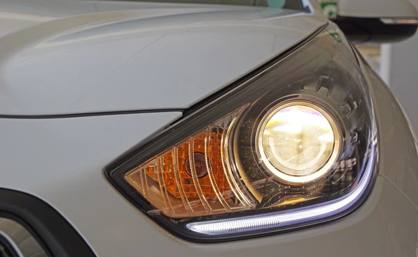 kia-niro-xenon-lights-jpg.5205.webp