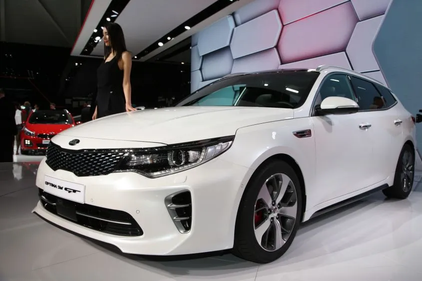 Kia-Optima-Sportswagon-al-salone-di-Ginevra-2016.webp