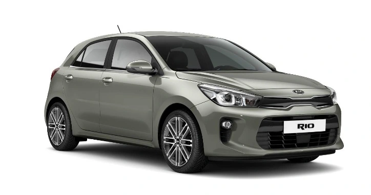 kia rio verde.webp