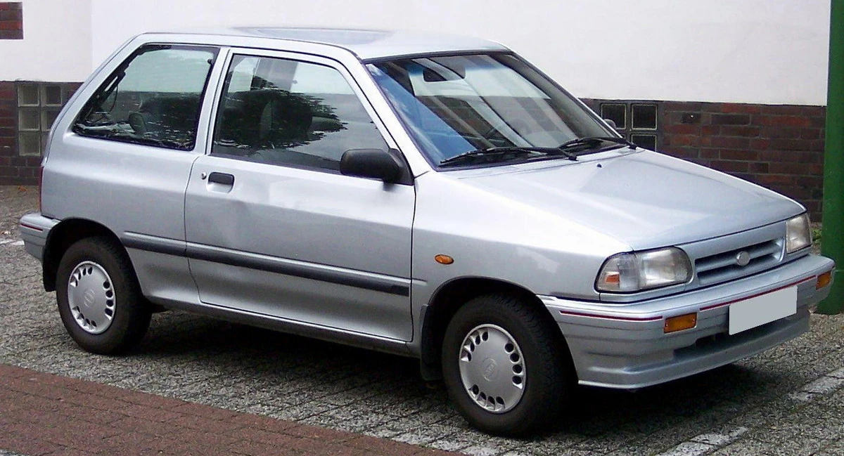 Kia_Pride_silver_vl.webp