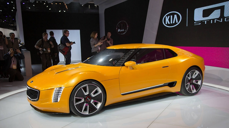 kia_stinger_vs_nissan_vmotion-1.webp