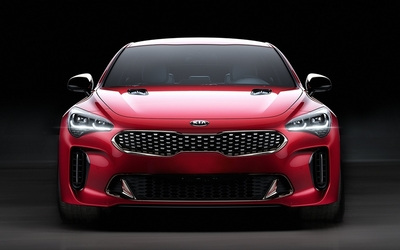 kia_stinger_vs_nissan_vmotion-22.webp