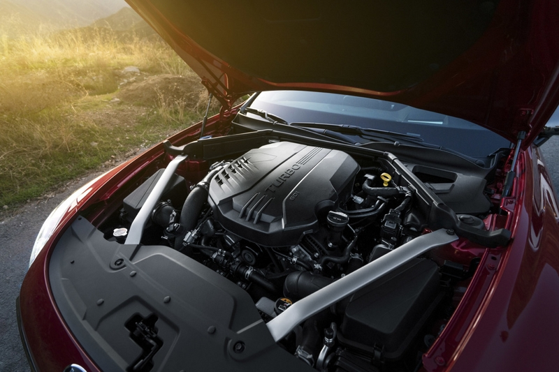 kia_stinger_vs_nissan_vmotion-6.webp