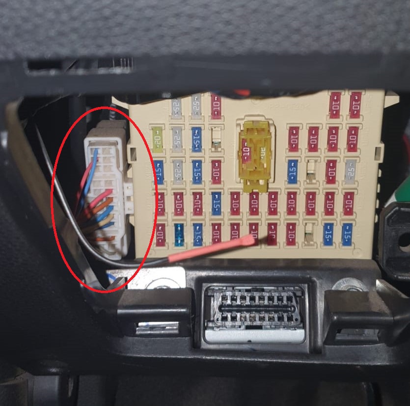 Picanto scatola fusibili.jpeg