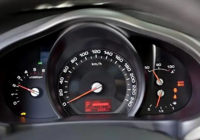 suv_kia_sportage_cruscotto.webp