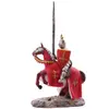 Cavaliere a Cavallo con Lancia e Armatura Rossa e Dorata-Rosso-PUKN168_0.webp