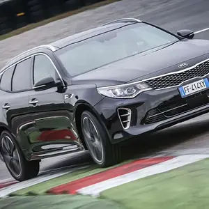 anteriore-della-optima-sportswagon-gt