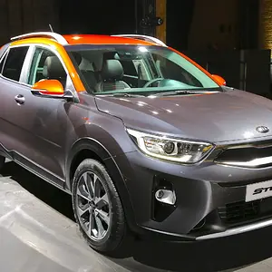 Kia Stonic - anteriore 3/4