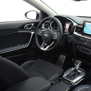 kia-ceed-galerie-foto-87a17f014e20821d18-0-0-0-0-0