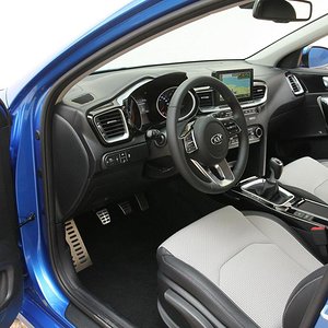 kia-ceed-galerie-foto-79d2ef014e5a8ee5b2-0-0-0-0-0