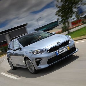 kia-ceed-galerie-foto-11266f014e1b8e9bf7-0-0-0-0-0