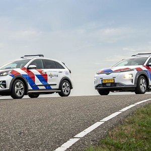 test auto polizia olandese  e niro  fonte autoweek.nl.jpg