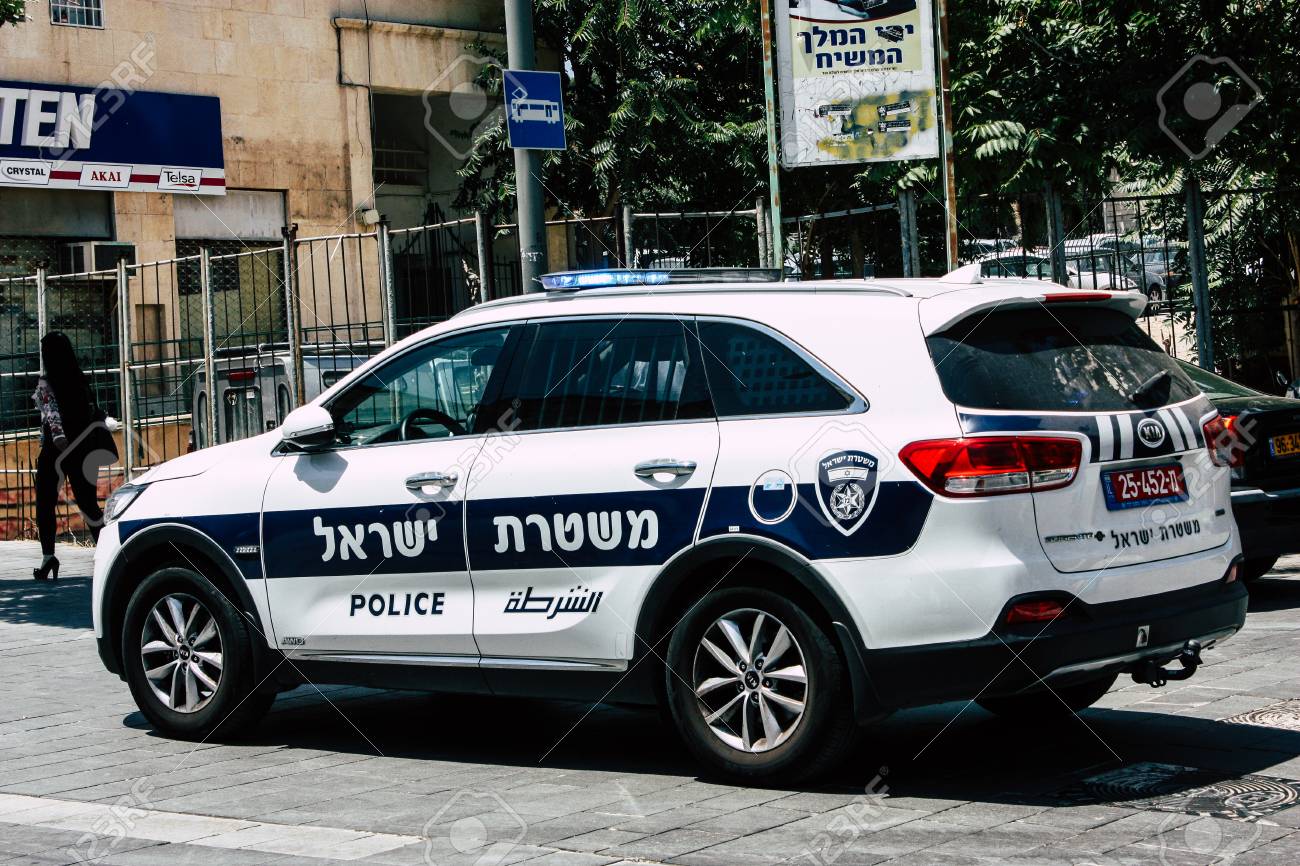 104639826-jerusalem-israel-june-08-2018-view-of-israeli-police-car-in-jaffa-street-in-jerusale...jpg