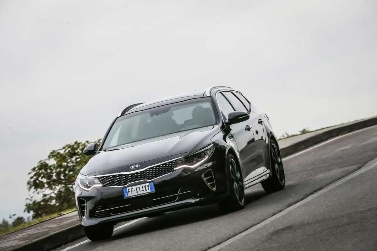 frontale-della-optima-sportswagon-gt