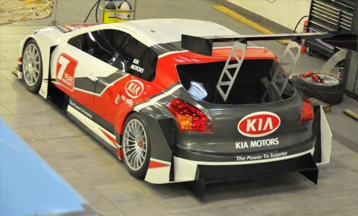 Kia 2017 Chad Racing Kia Cee'd fonte Pinterest