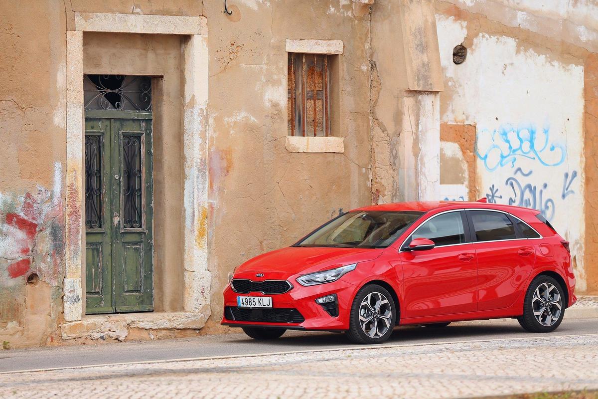 kia-ceed-galerie-foto-13da9f014e4e82b0fc-0-0-0-0-0