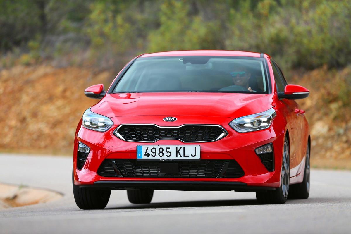 kia-ceed-galerie-foto-5d8cef014e3d8640a1-0-0-0-0-0