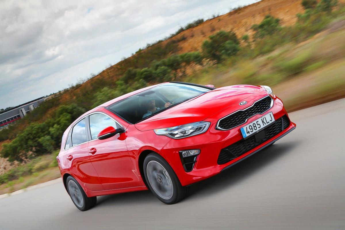 kia-ceed-galerie-foto-8785ff014def826823-0-0-0-0-0