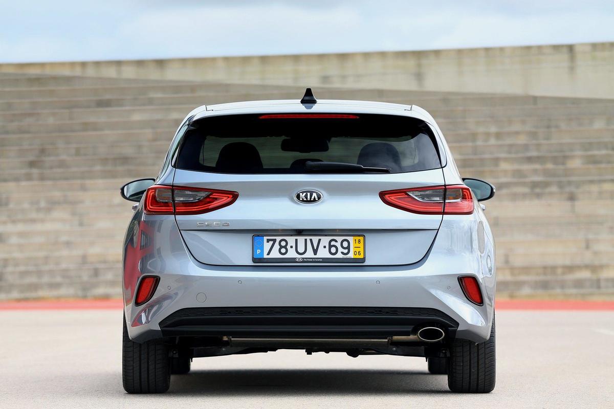 kia-ceed-galerie-foto-d1f49f014dfa83cc48-0-0-0-0-0