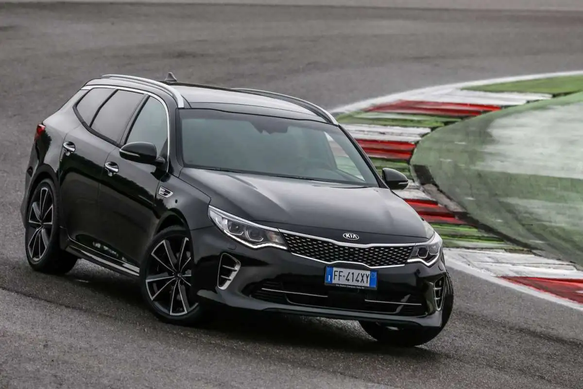 nuova-kia-optima-sportswagon-gt