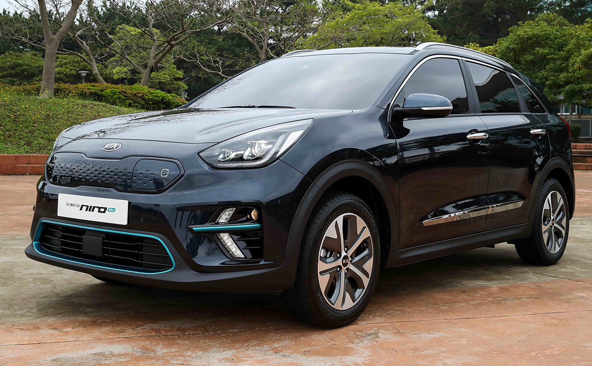 niro-ev_2019_exterior_blue-kia-1920x-jpg.jpg